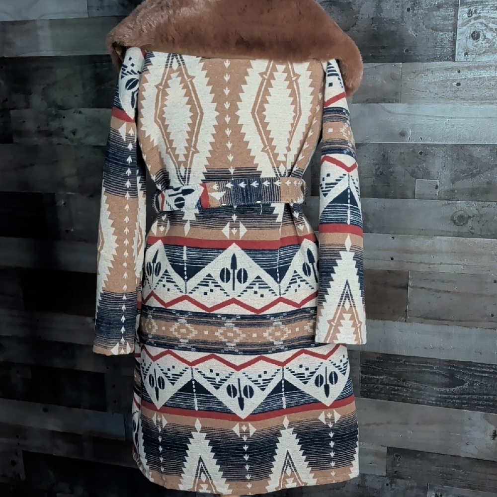 Women's Aztec Coat with Removable Faux Fur Collar Sz S,M RUNS SMALL, SIZE UP - Picture 4 of 6